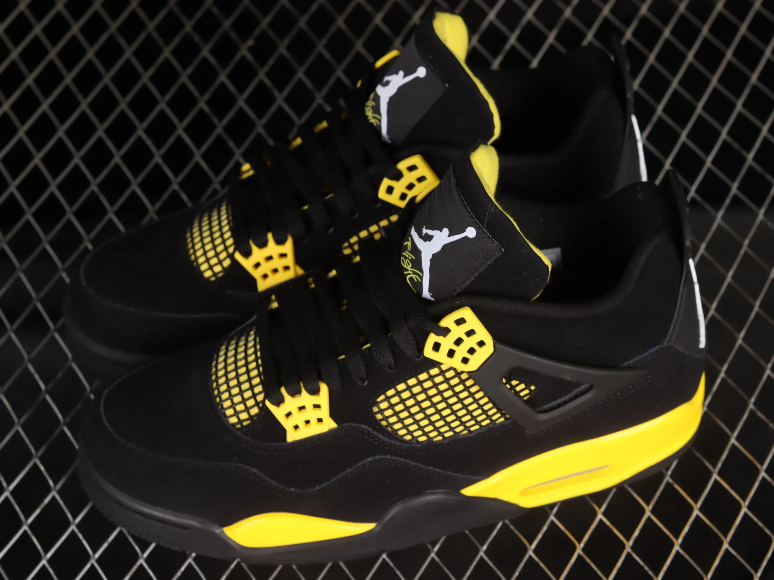 All categories Air Jordan Jordan series basketball shoes Air Jordan 4 LW version Air Jordan 4 "Thunder" AJ4 Joe 4 Thunder replica basketball shoes DH6927-017